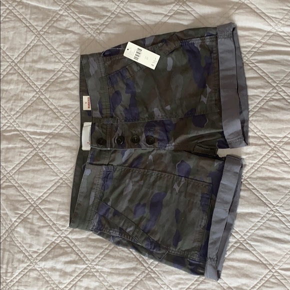 Anthropologie Pants - Anthropology camo shorts. Sz 25 new with tags